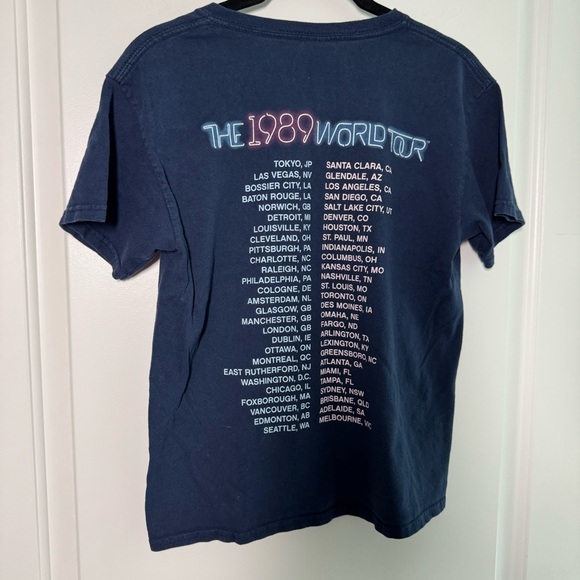 Taylor Swift Double Sided 1989 World Tour Concert T-Shirt Youth Medium - Picture 7 of 7
